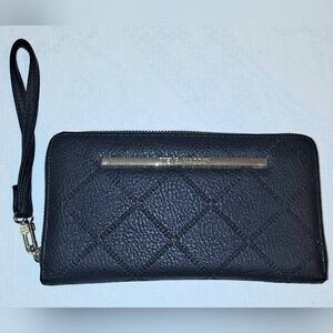 Steve Madden Black Leather Wristlet Wallet EUC Quilted Pattern 8.5"
